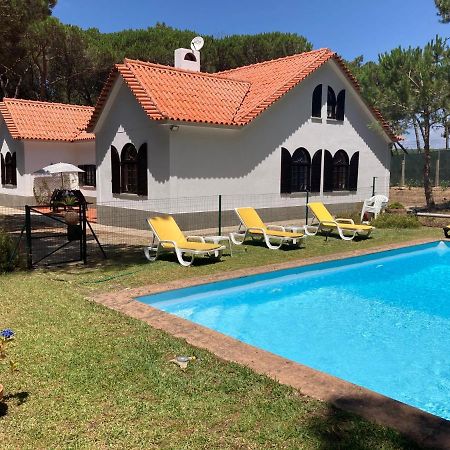 Moradia No Pinhal Com Piscina - Espaco E Privacidade Para As Suas Ferias! Синтра Экстерьер фото